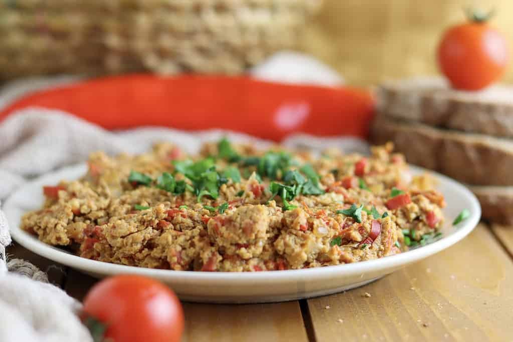 sataras with eggs