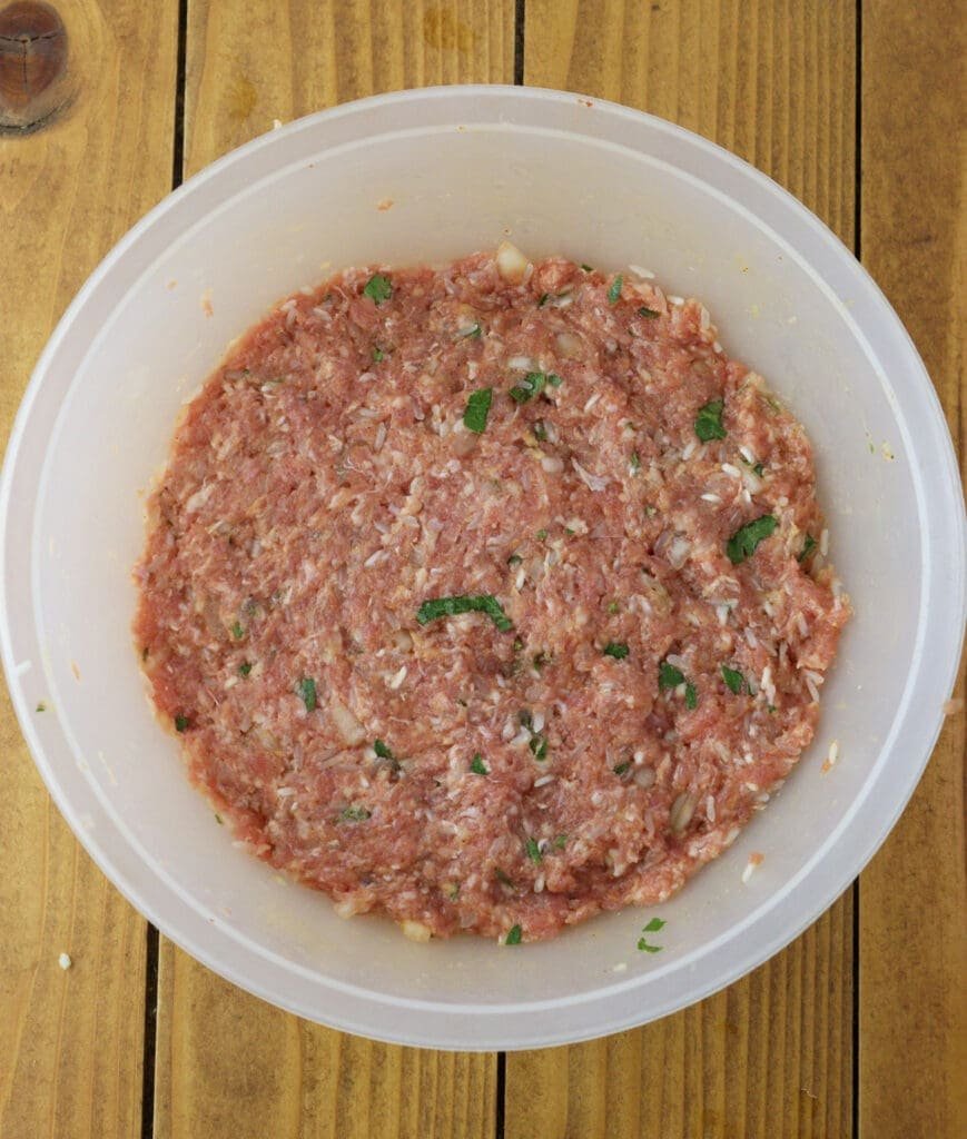 Ground meat stuffing for grape vine leaves. 