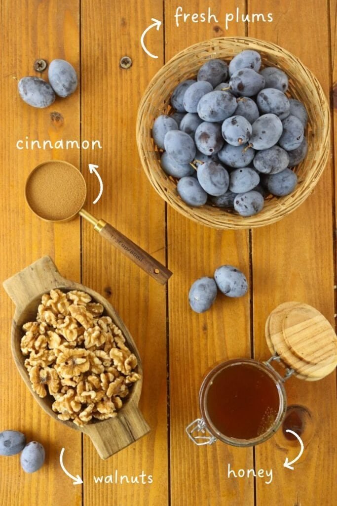 honey plum preserves ingredients: honey, plums, walnuts and cinnamon