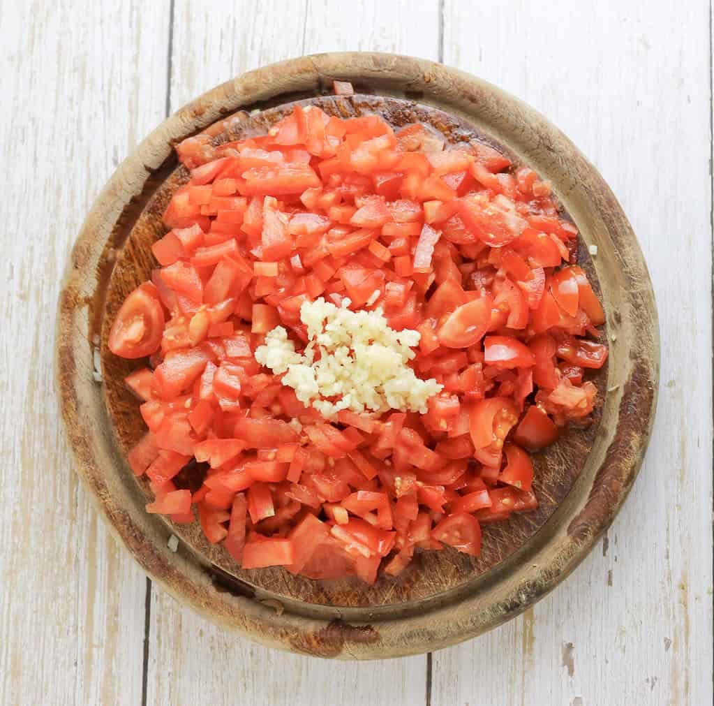 diced tomatoes and garlic